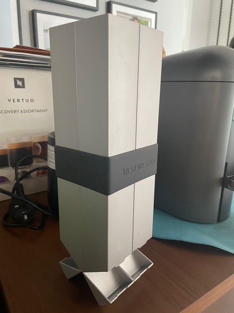 Pixie sleeve top capsule dispenser