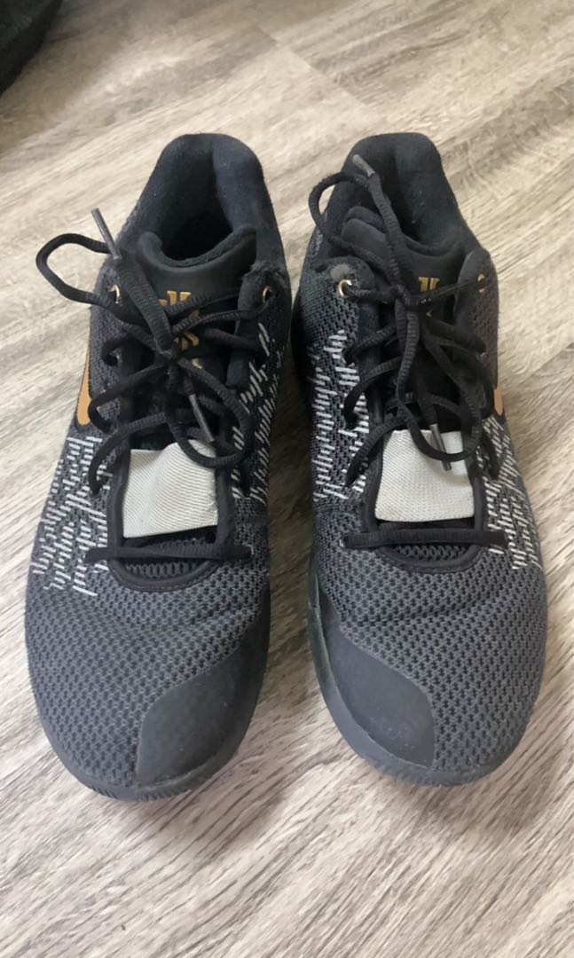 NIKE KYRIE FLYTRAP II BLACK/ GOLD, 男裝 
