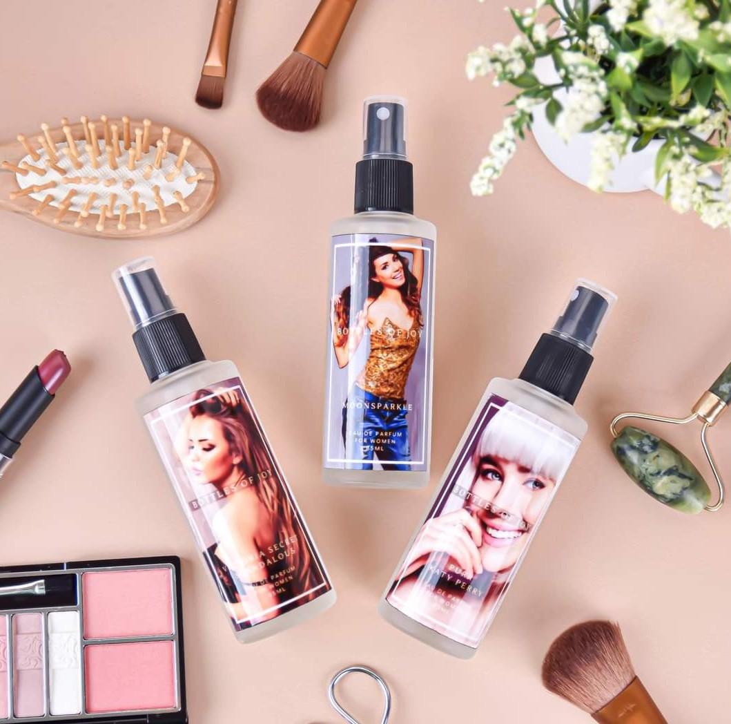 Oil-Based Perfumes (Category: Fragrance & Deodorants) located in Quezon City. Submitted by HappyEdge_Shop (Listing ID 1158469343, Image 2). Description: Bottles of Joy Scents Collection is a collection of oil-based perfumes. It comes in 85ml glass spray bottle, with elegant perfume stickers, and shrinkwrap, 😎 Our TOP PERFUME SCENTS: ↪️For Women ♀️ariana grande ♀️bvlgari omnia amethyste ♀️d&g light blue women ♀️eclat ♀️incanto shine ♀️meow by kat