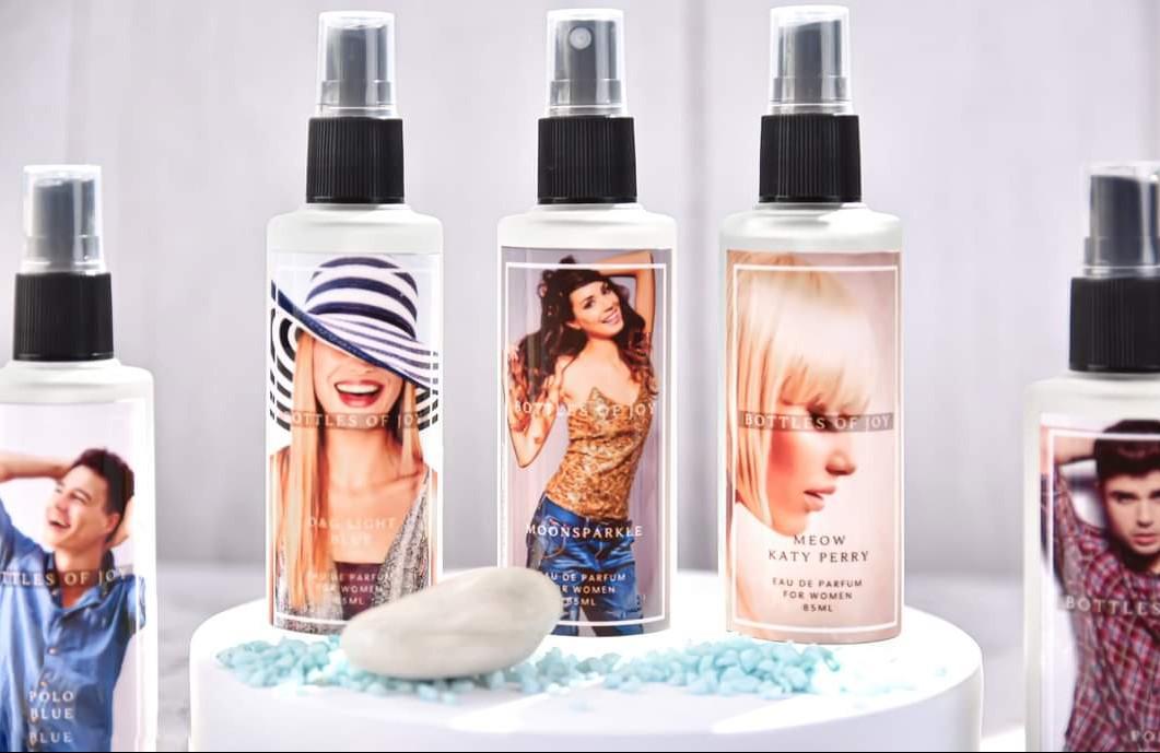 Oil-Based Perfumes (Category: Fragrance & Deodorants) located in Quezon City. Submitted by HappyEdge_Shop (Listing ID 1158469343, Image 1). Description: Bottles of Joy Scents Collection is a collection of oil-based perfumes. It comes in 85ml glass spray bottle, with elegant perfume stickers, and shrinkwrap, 😎 Our TOP PERFUME SCENTS: ↪️For Women ♀️ariana grande ♀️bvlgari omnia amethyste ♀️d&g light blue women ♀️eclat ♀️incanto shine ♀️meow by kat