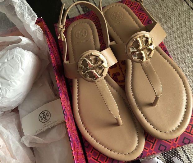 ONHAND SALE! Tory Burch Claire Sandals size , Women's Fashion, Footwear,  Flats & Sandals on Carousell
