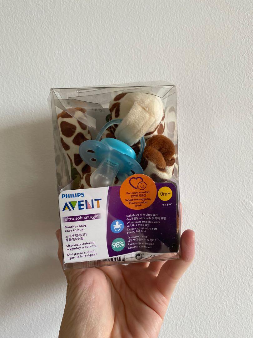 Philips Avent Snuggle Giraffe, Babies & Kids, Nursing & Feeding, Soothers & Pacifiers on Carousell