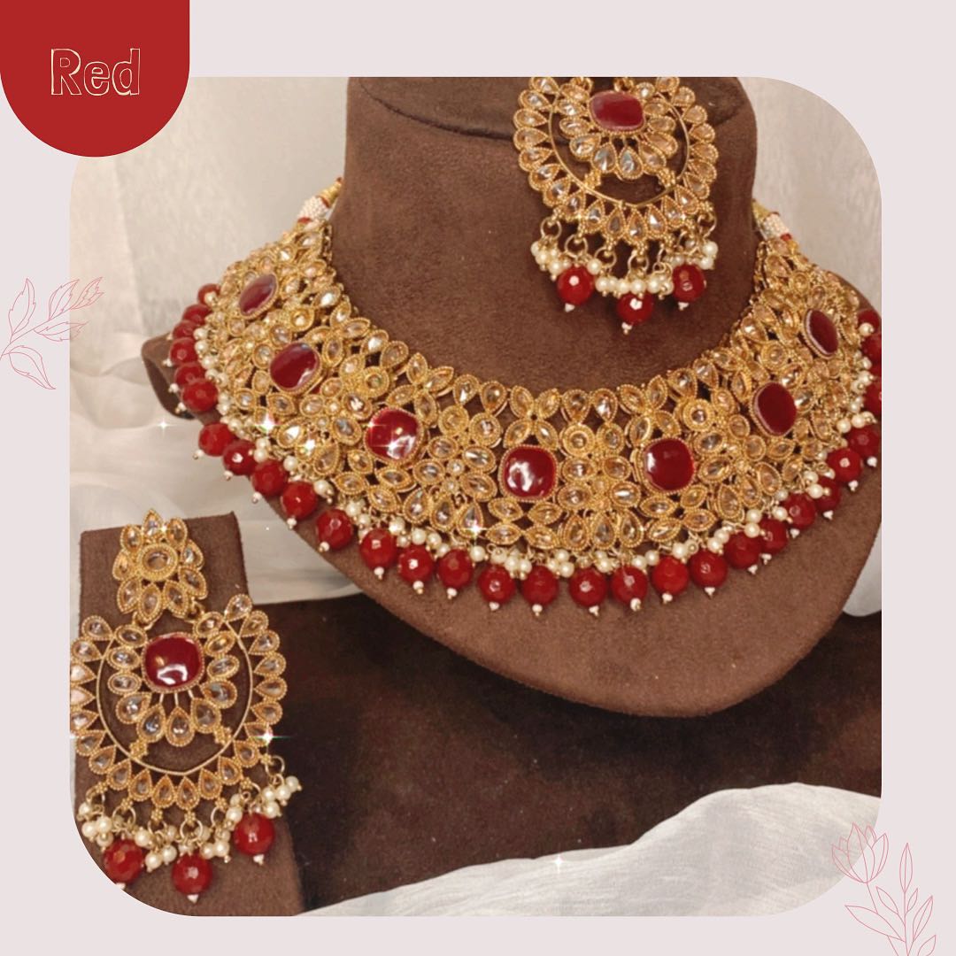Red choker necklace top set