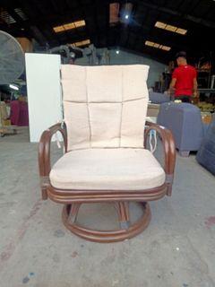 Rotatable rattan chair