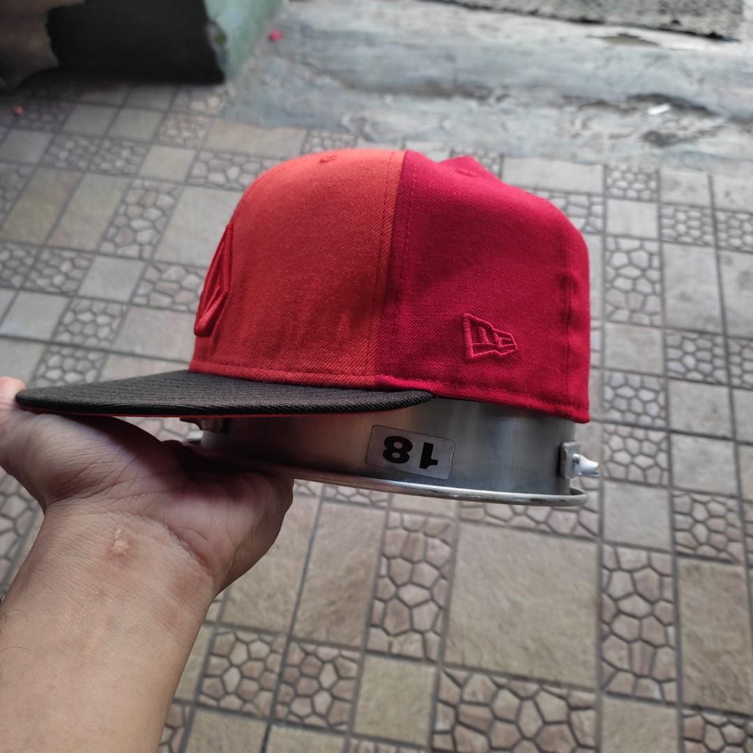 Topi new era x volcom, Fesyen Pria 