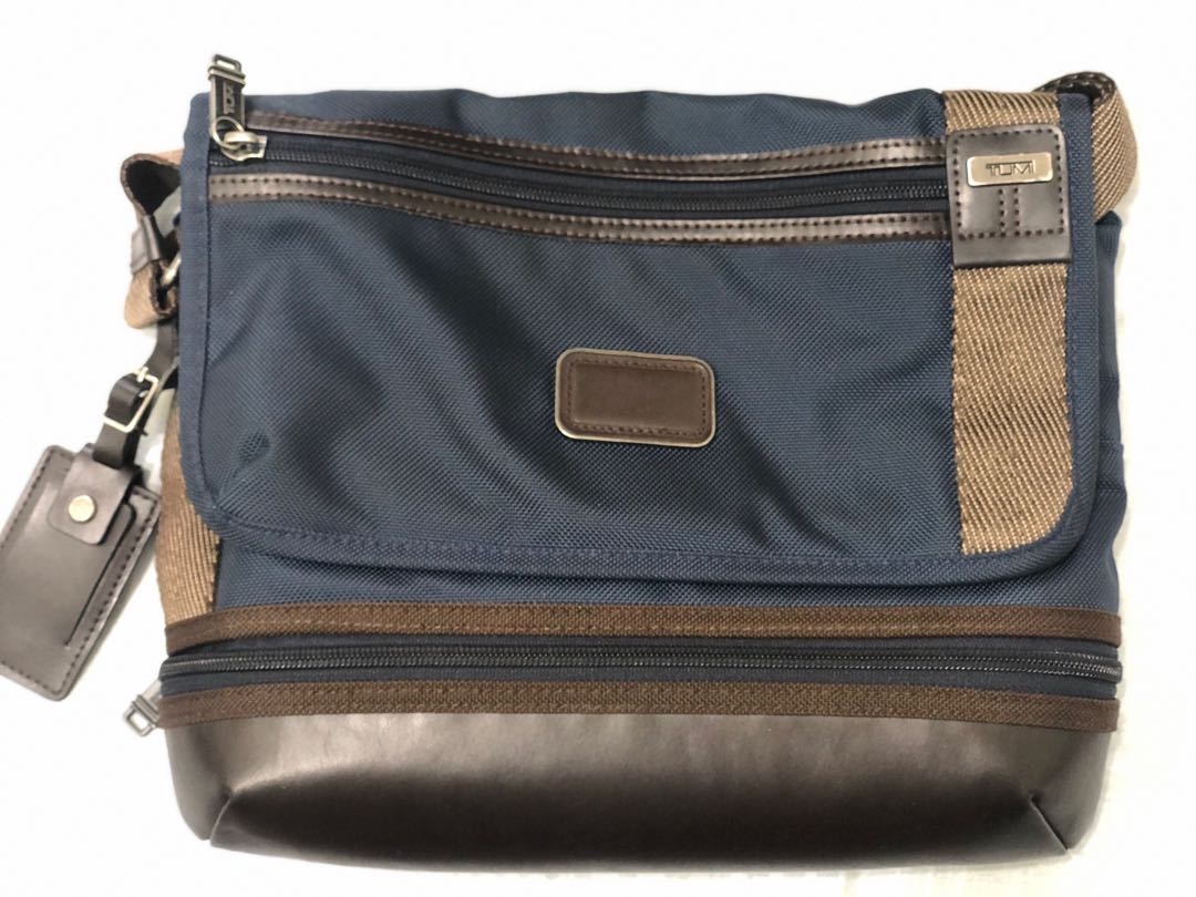 Tumi alpha best sale bravo beale crossbody