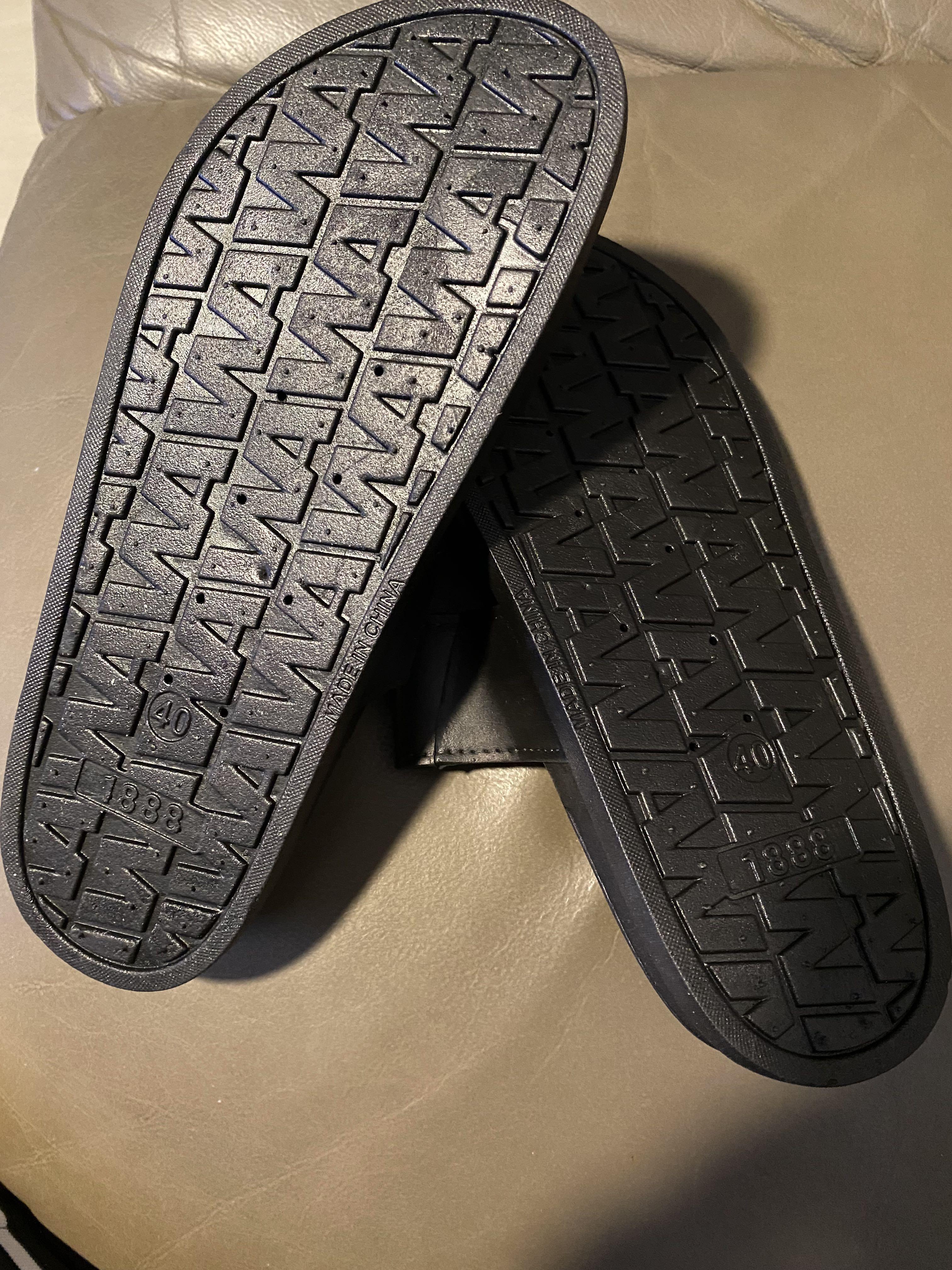 Full slippers hot sale