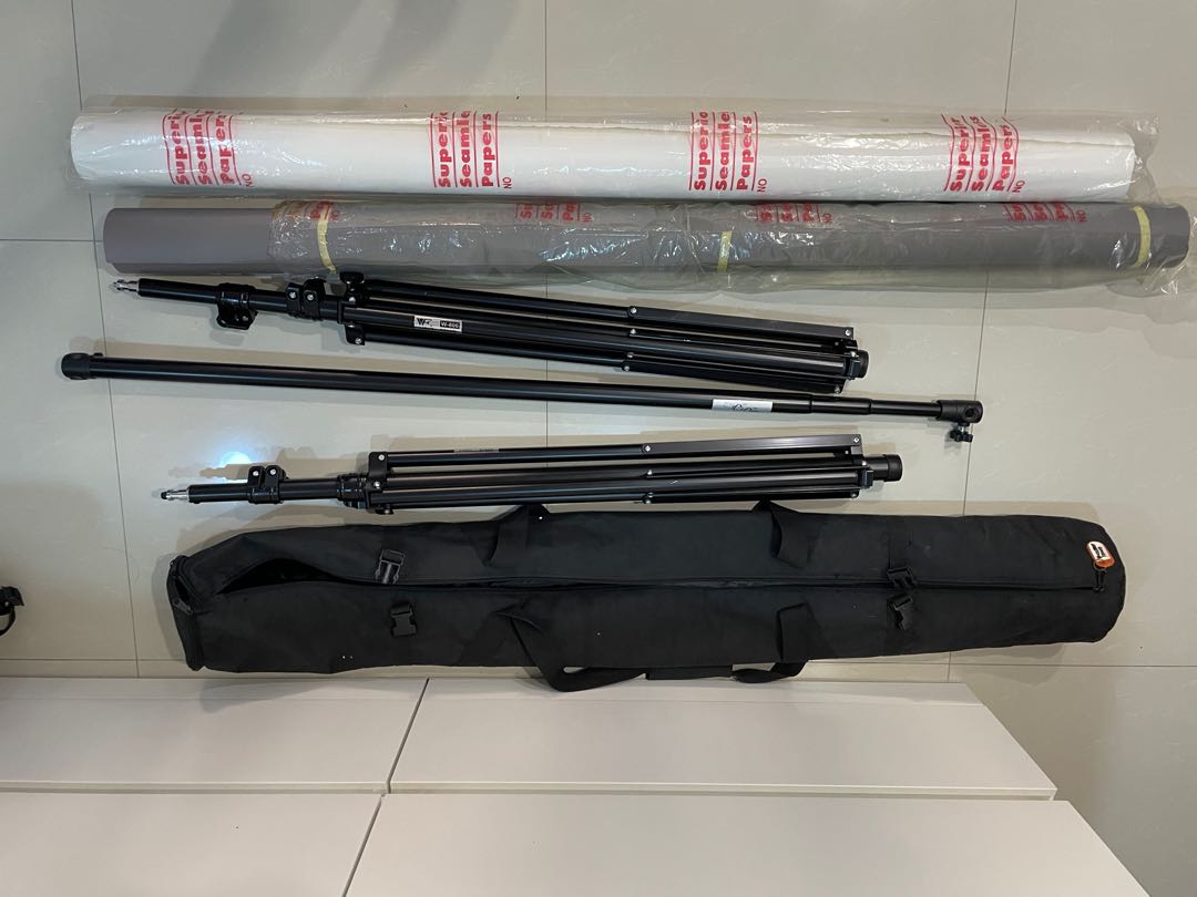 Used Backdrop Stand Used backdrop stand with backdrop paper, Photography, Photography ...