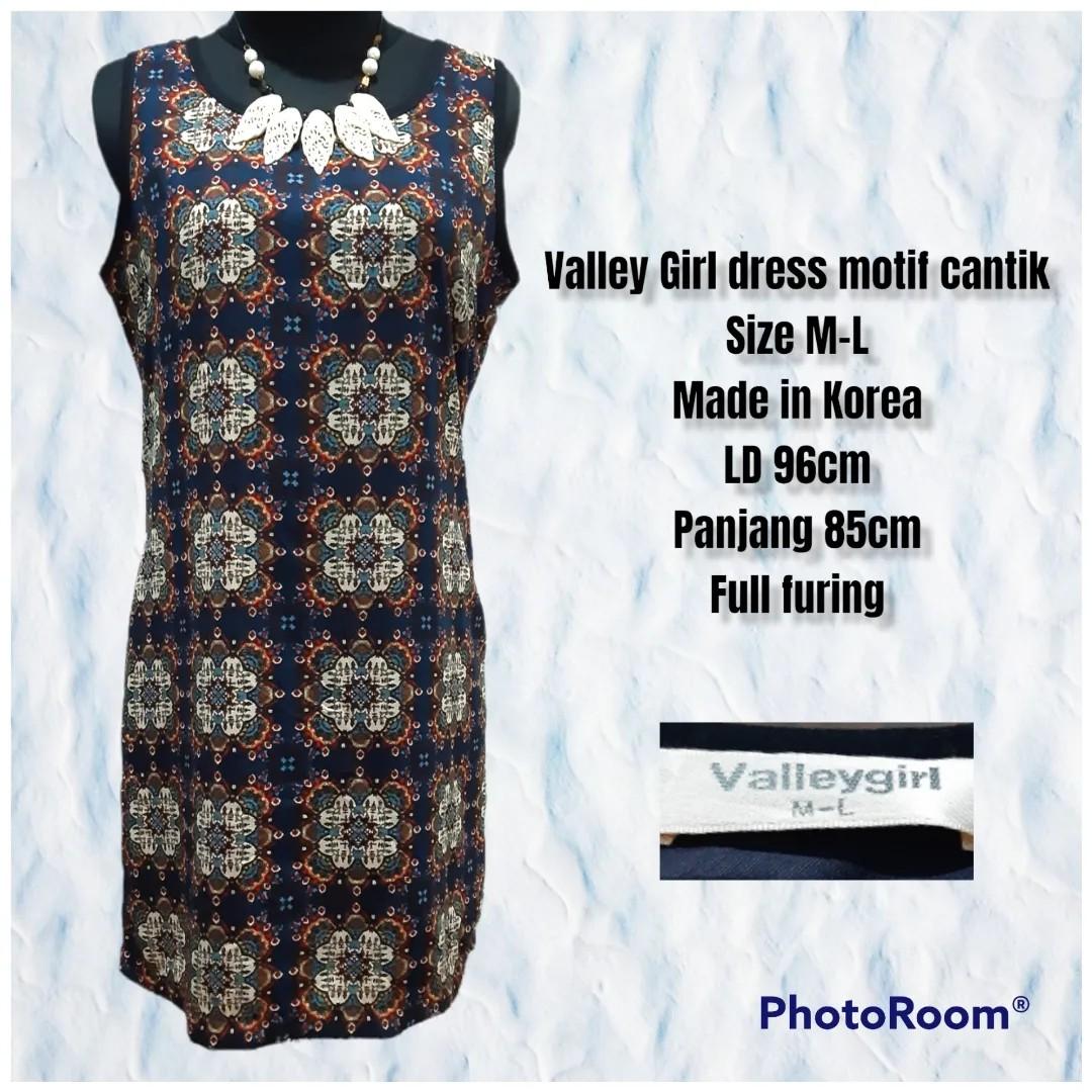 Valley Girl dress motif cantik