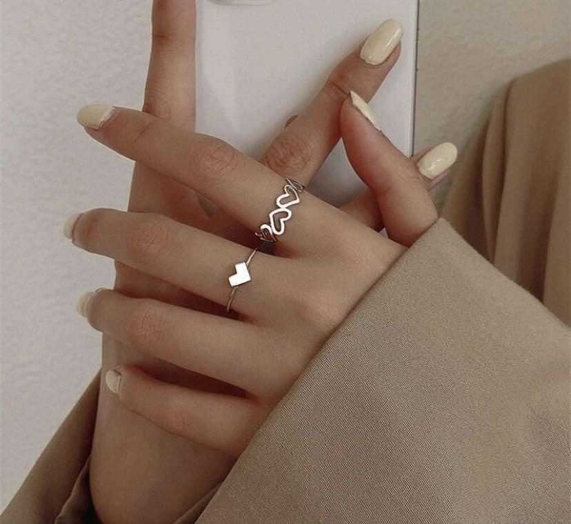 Gold hand ring top