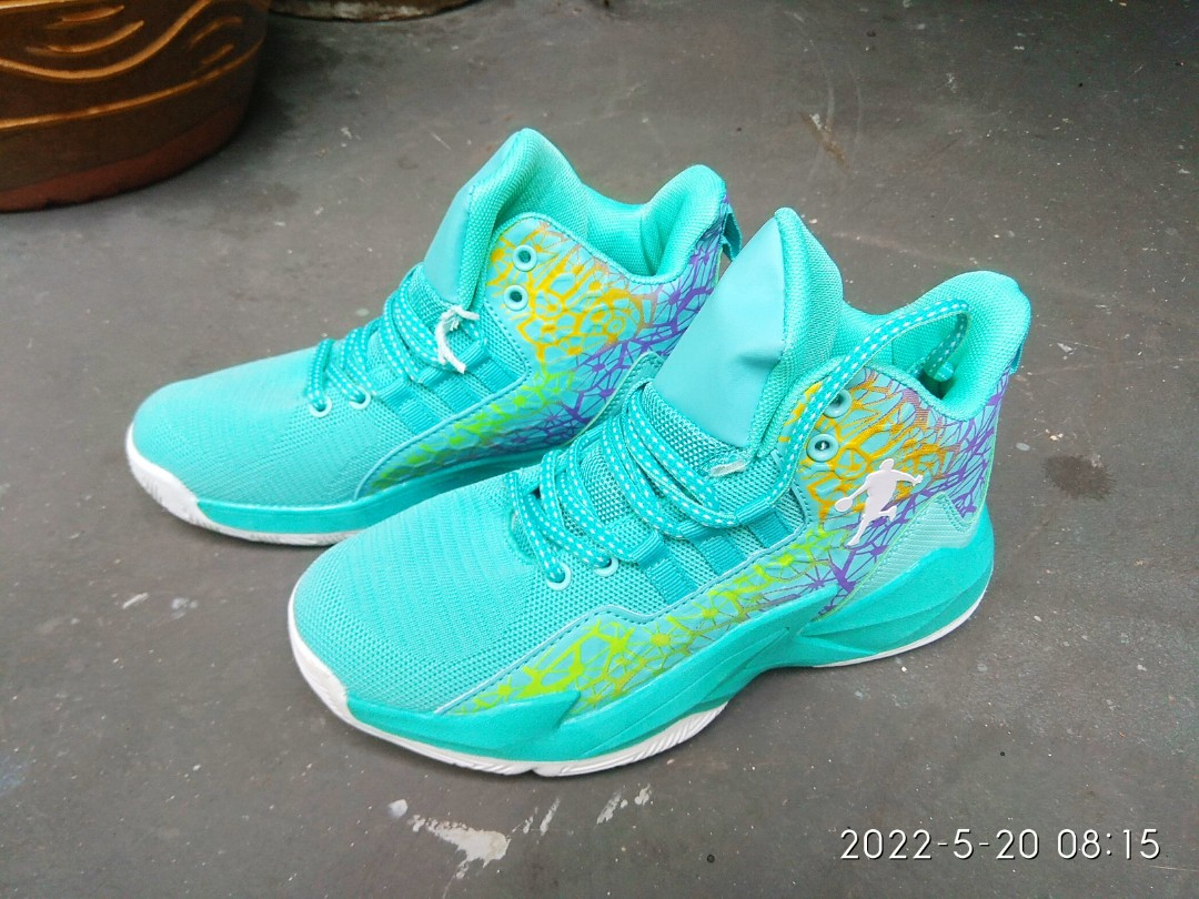 Basketball shoes Size 38, Men's Fashion, Footwear, Sneakers on Carousell