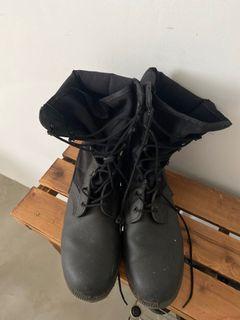 Boots used size us 9.5