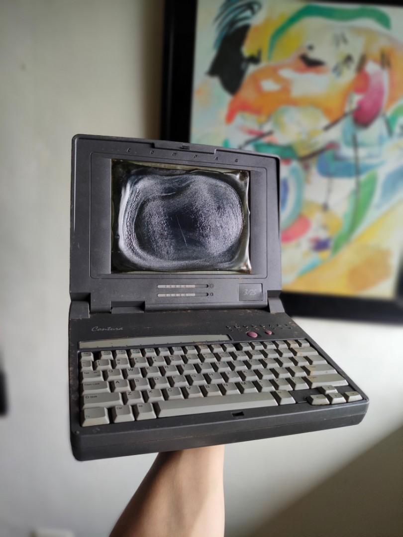 Compaq 2820A Contura [Vintage] (Category: Laptops & Notebooks) located in Makati City. Submitted by wildfish.637da4 (Listing ID 1161620482, Image 2). Description: *For Vintage Enthusiasts Only* Compaq 2820A Contura -As is where is -With original carry bag -Screen Not Working Location: Makati CBD RFS: Decluttering.
