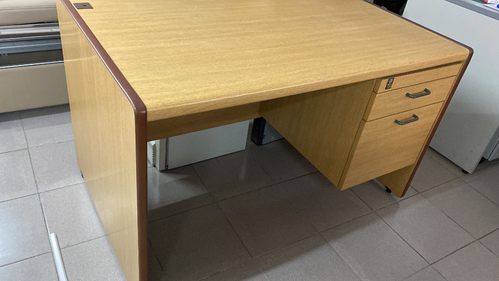Desk w/ 2 drawer, 傢俬＆家居, 傢俬, 桌子- Carousell