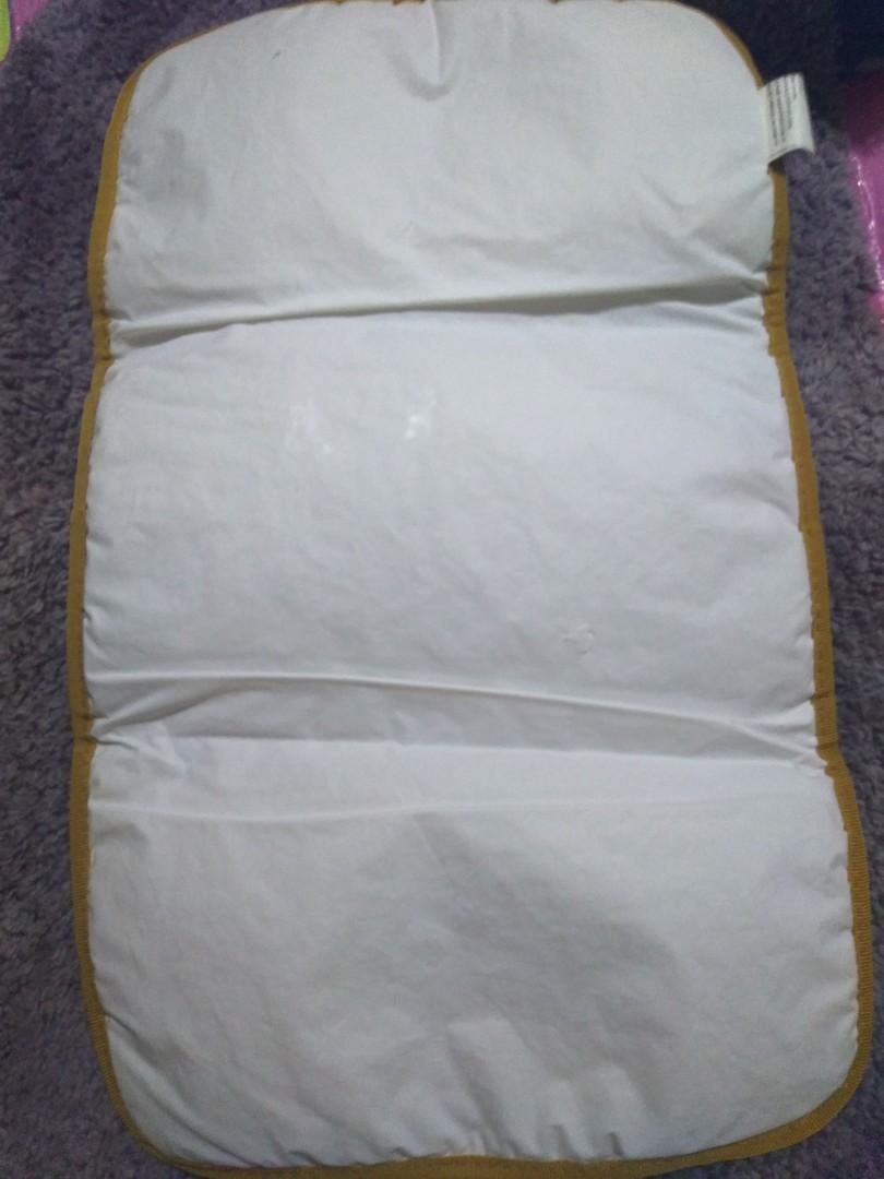 Diaper changing pad (Category: Changing Mats & Accessories) located in Cainta. Submitted by ziannika28 (Listing ID 1161745921, Image 3). Description: Preloved item!!! with flaws may minimal scratches yung likod, need din tahiin yung sa gilid (please see on pics) Height: 51cm in ruler Length:28cm in ruler.