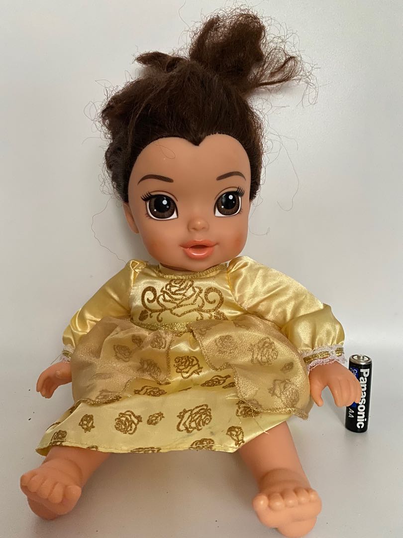Disney princess deluxe clearance baby belle doll