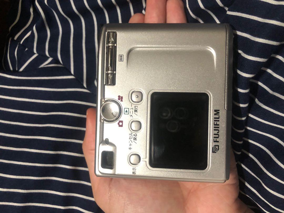 Fujifilm Finepix 40i, Photography, Cameras on Carousell