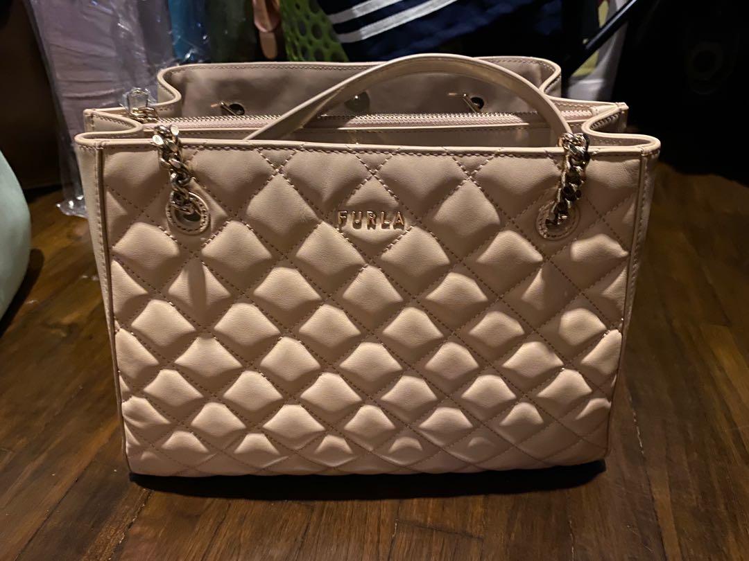 Furla Aura Quilted Ballerina Medium size
