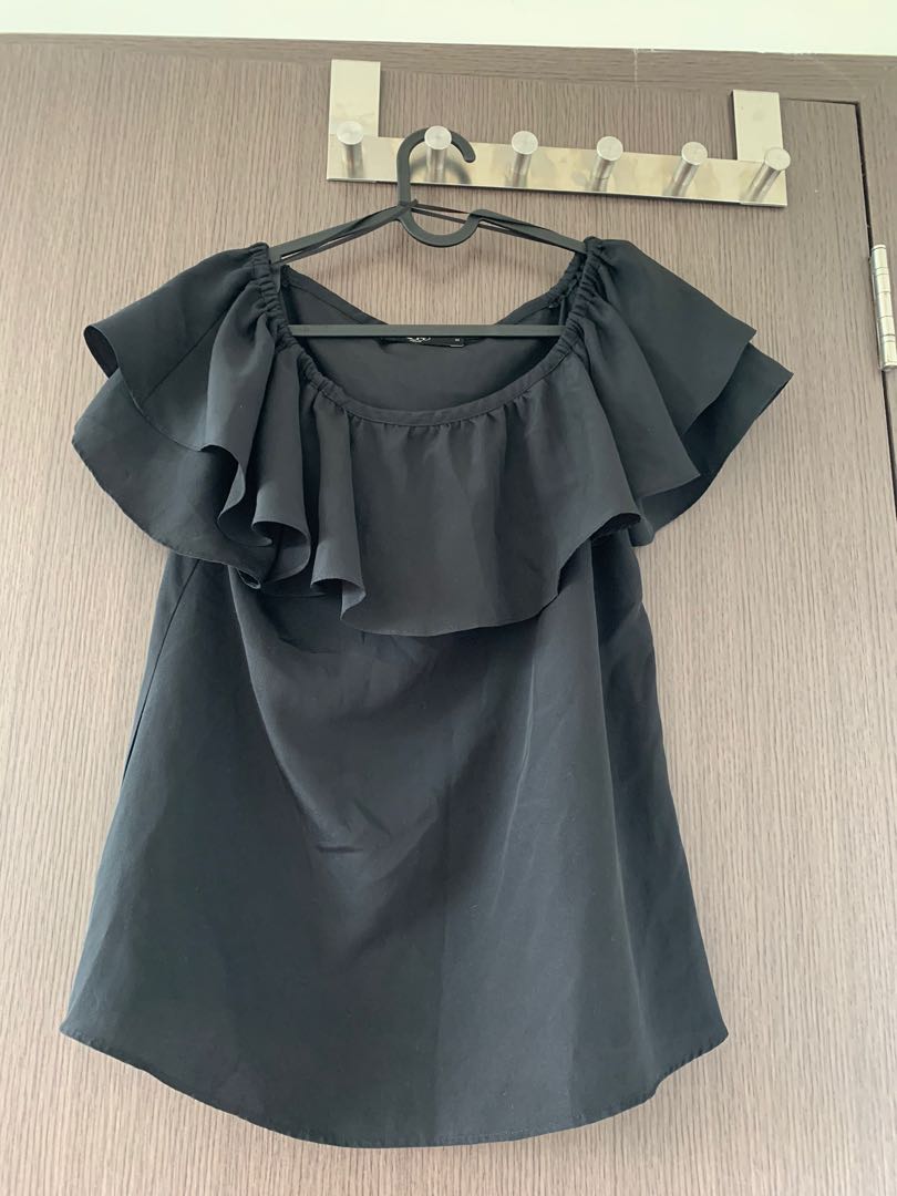 G200 black top, Women's Fashion, Tops, Blouses on Carousell