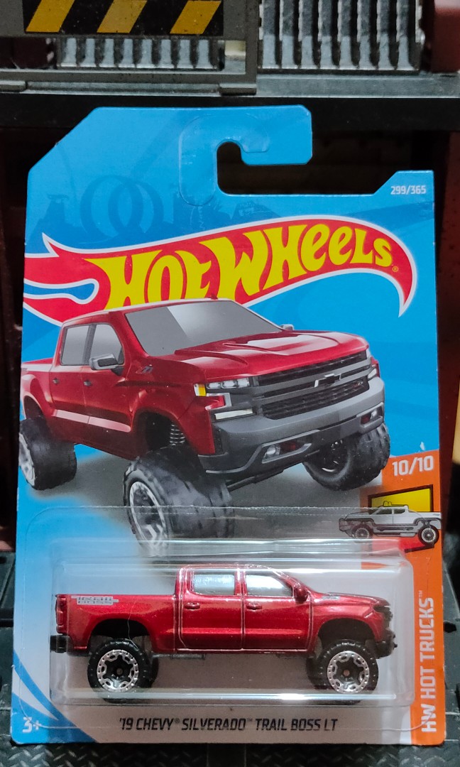 Hot wheels 19 chevy silverado trail boss lt hot sale