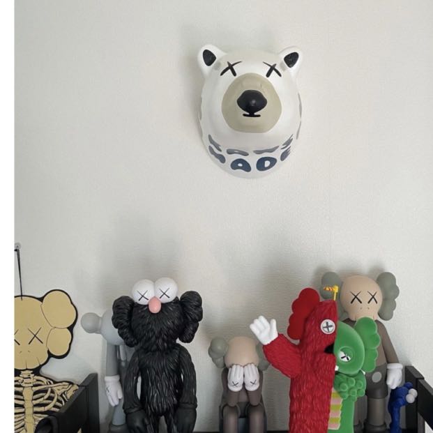 Human made kaws Polar Bear Trophy Paper Mache Display 聯名紙雕 ...