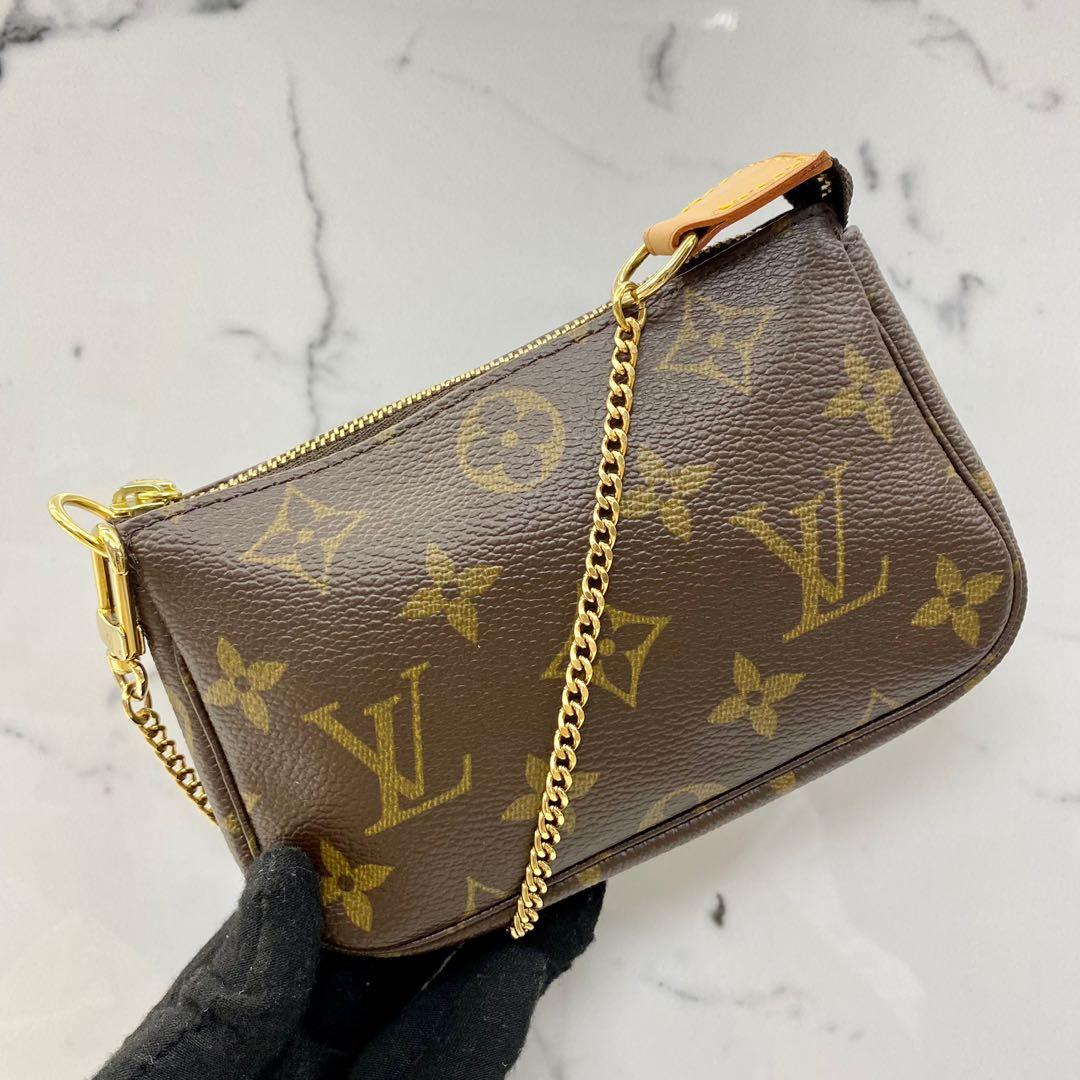 Louis Vuitton Mini Pochette Monogram, Women's Fashion, Bags & Wallets,  Purses & Pouches on Carousell