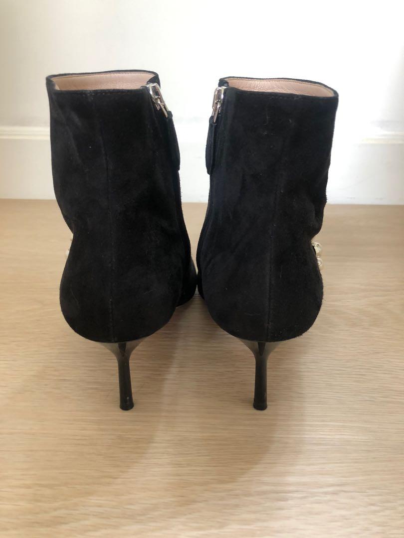 Miu Miu booties, 女裝, 鞋, 靴- Carousell