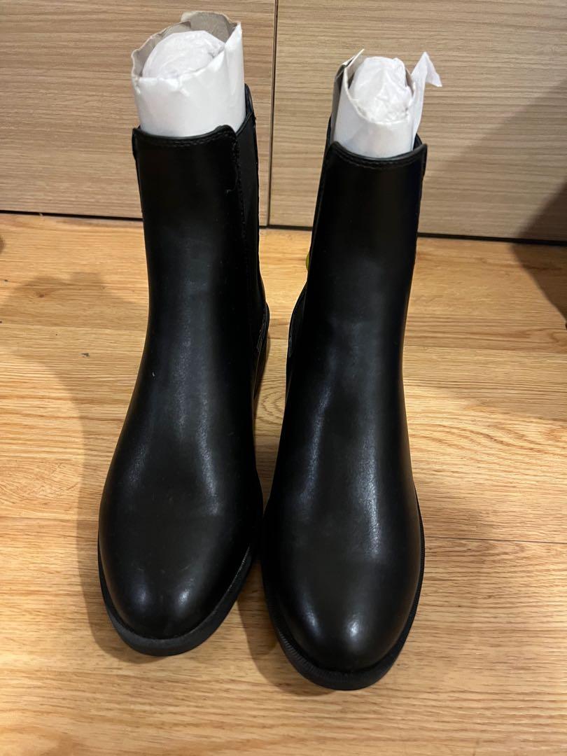 Footwear, Boots on Carousell