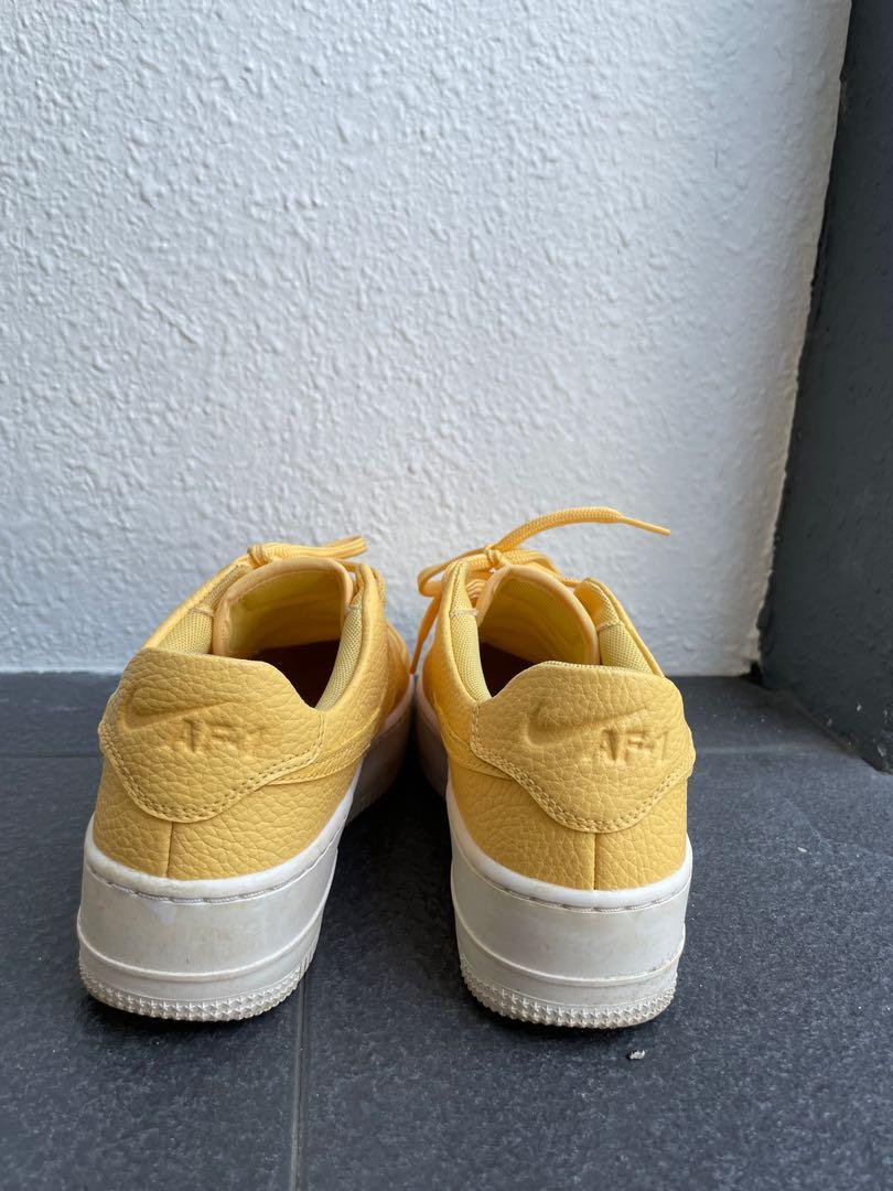 Nike air force 1 pastel yellow top