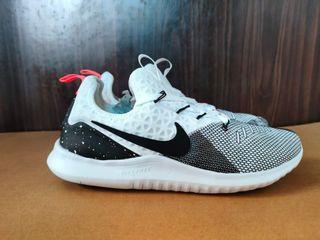 Nike Free TR 8