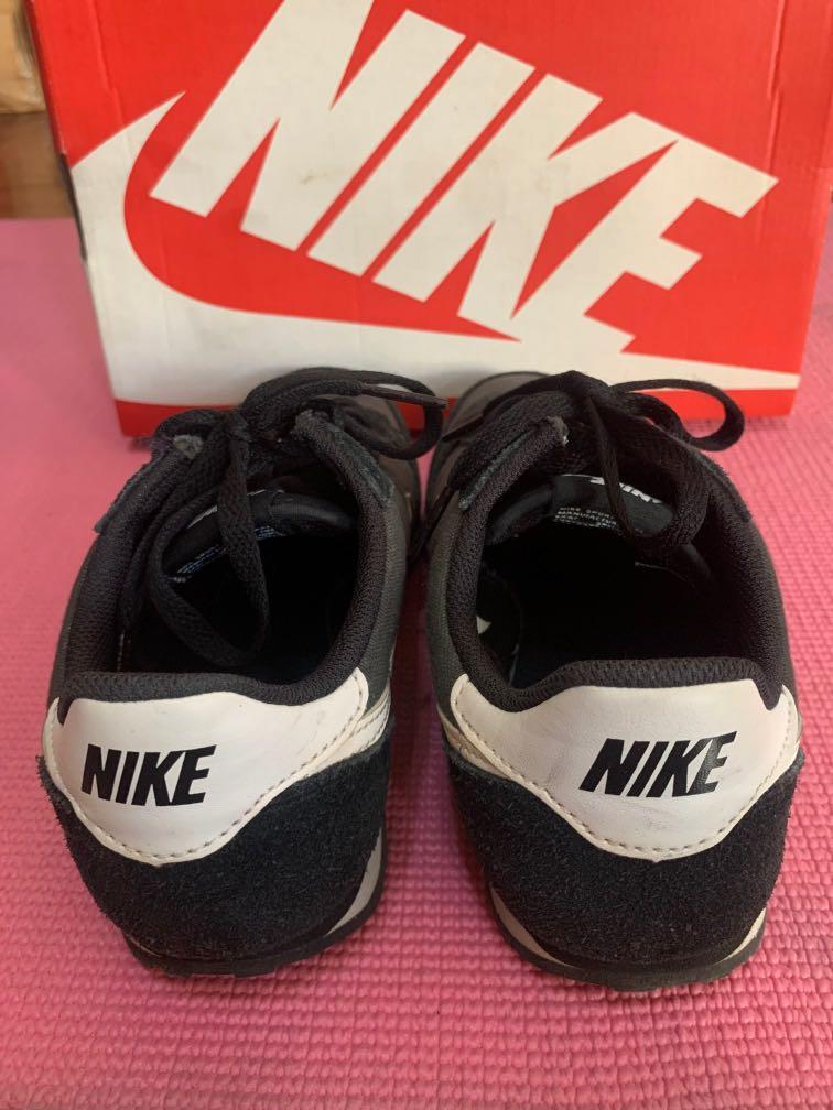 Nike Genicco (Category: Sneakers) located in Quezon City. Submitted by carousel1675 (Listing ID 1161673425, Image 3). Description: Please refer to all pics uploaded Mode of Payment: Gcash / Bpi / Bdo.