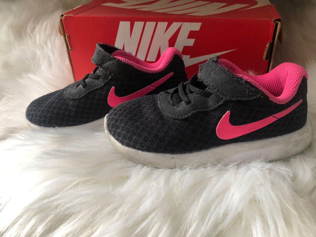 Nike tanjun 8c sales
