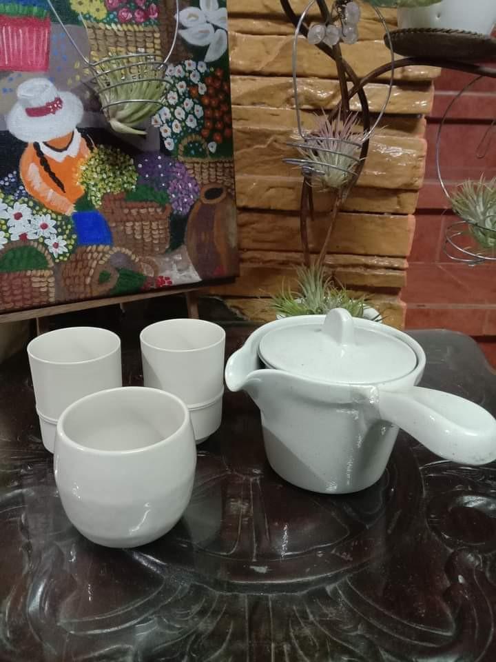 TEA POT & TEA CUPS SET, MIX AND MATCH, 4 PIECES (Category: Coffee & Tea Tableware) located in San Pedro. Submitted by normancorpuz621 (Listing ID 1161788822, Image 1). Description: Available! **Ceramic TEA POT & TEA CUPS SET! ** NOTE: MIX AND MATCH **For ONLY 200PhP/SET(4pcs)📌 ** First to Pay 💓NO LONG RESERVATIONS 💓MOP: BDO/GCASH ONLY 💓COURIER: LALAMOVE/J&T/FLASH 💓LOCATION: SAN PEDRO, LAGUNA #CERAMICS #japansurplus #PRELOVED.