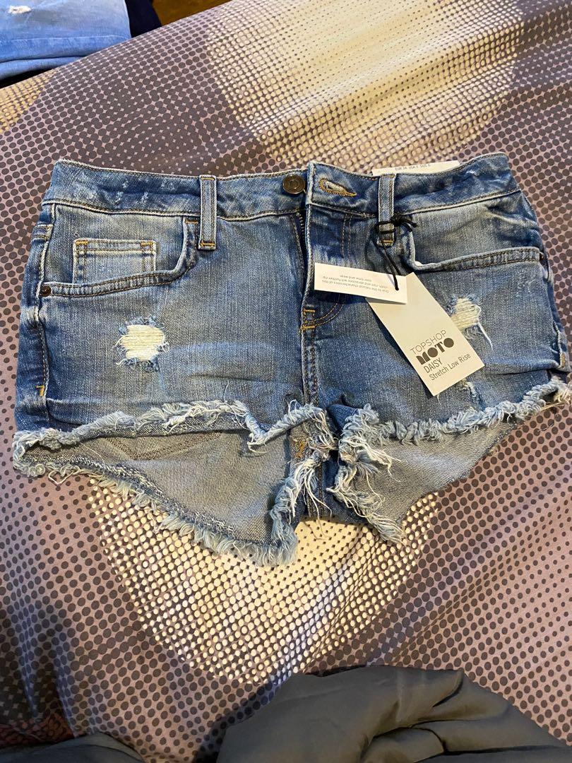 Topshop sale daisy shorts