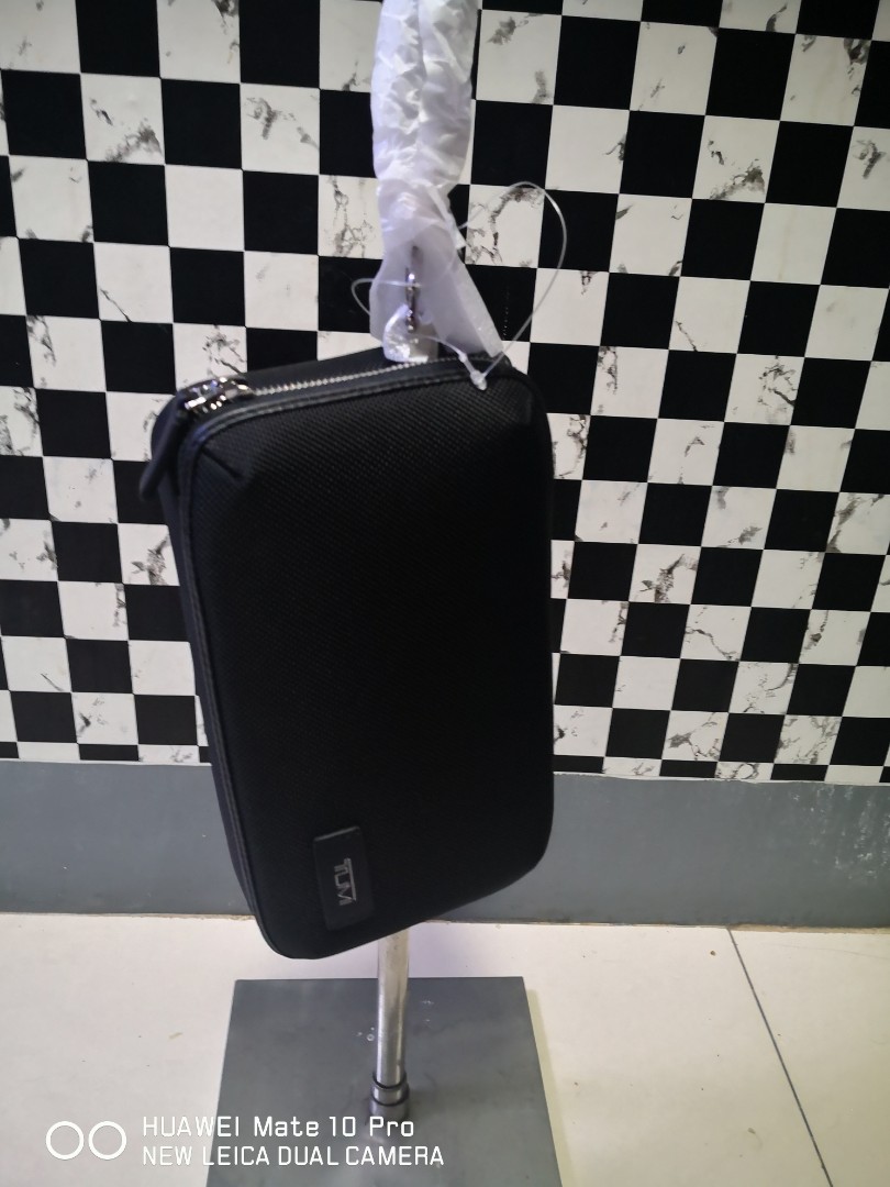 Tumi triple zip clutch shop