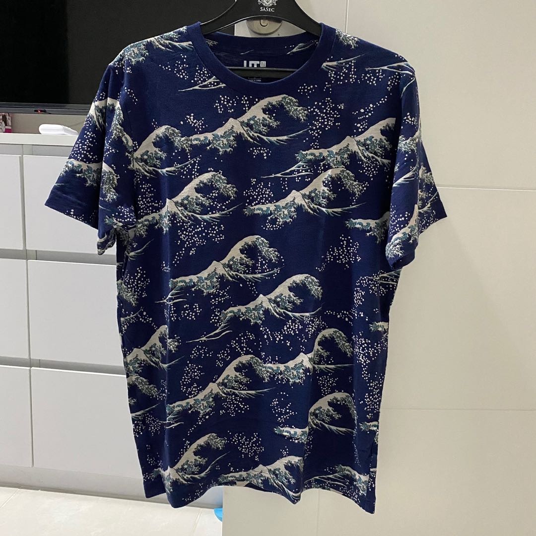Uniqlo T-Shirt Hokusai Blue / Baju Kaos 