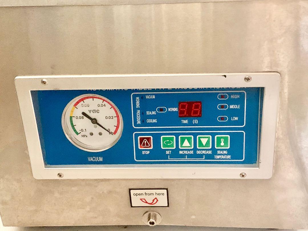VACUUM PACKING MACHINE Industrial Commercial Grade (Category: Industrial Equipment) located in Quezon City. Submitted by msq77 (Listing ID 1161687202, Image 3). Description: DZ-260 VACUUM PACKING MACHINE Stainless Steel Industrial/Commercial Grade VOLTAGE AC220V POWER 750w SEALING SIZE (LXW) 260×8MM PACKING SPEED 1-3 PCS/MIN WEIGHT 35KG Used only a few times.
