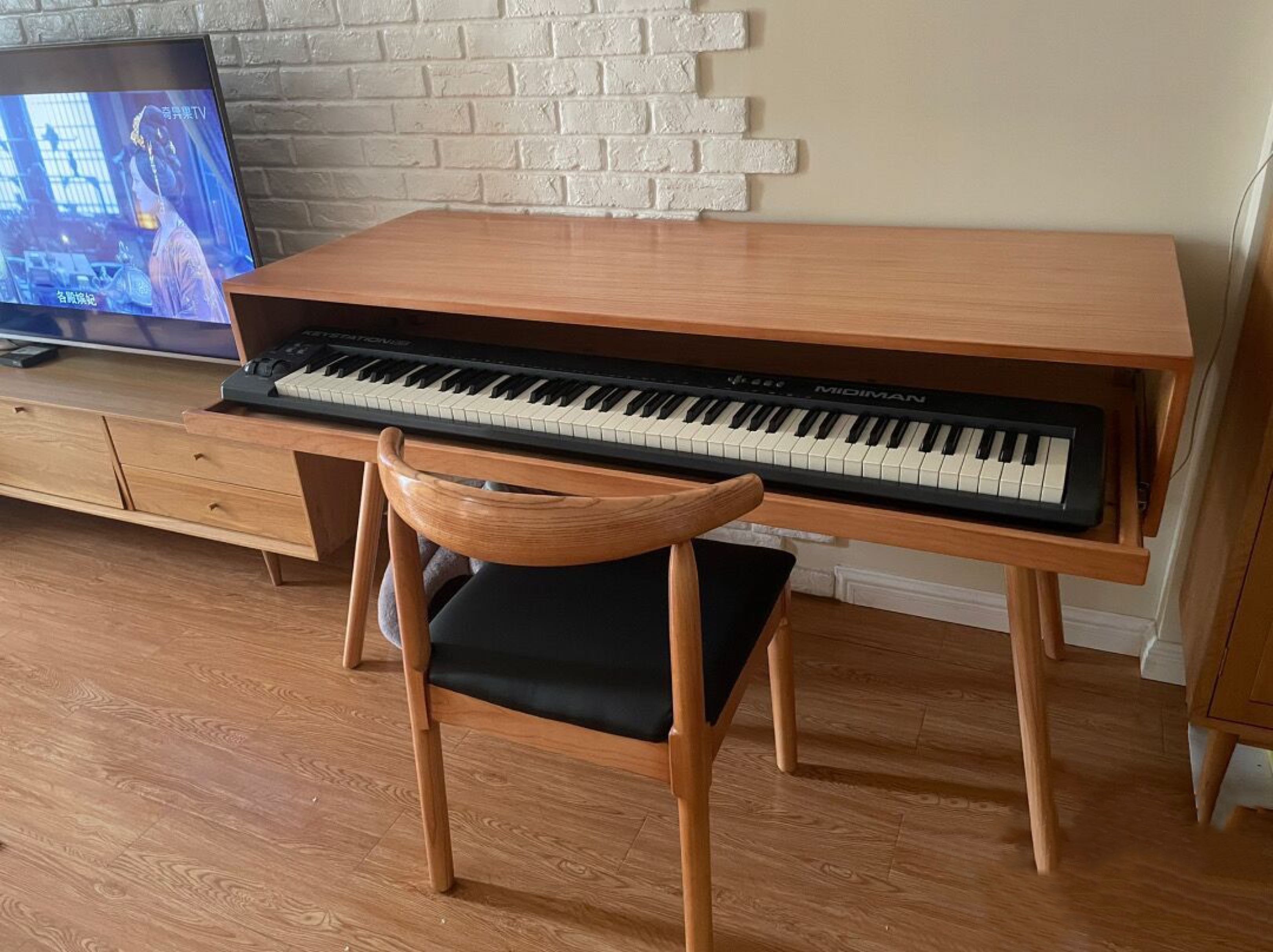 Wooden piano/keyboard table/desk, Furniture & Home Living, Furniture