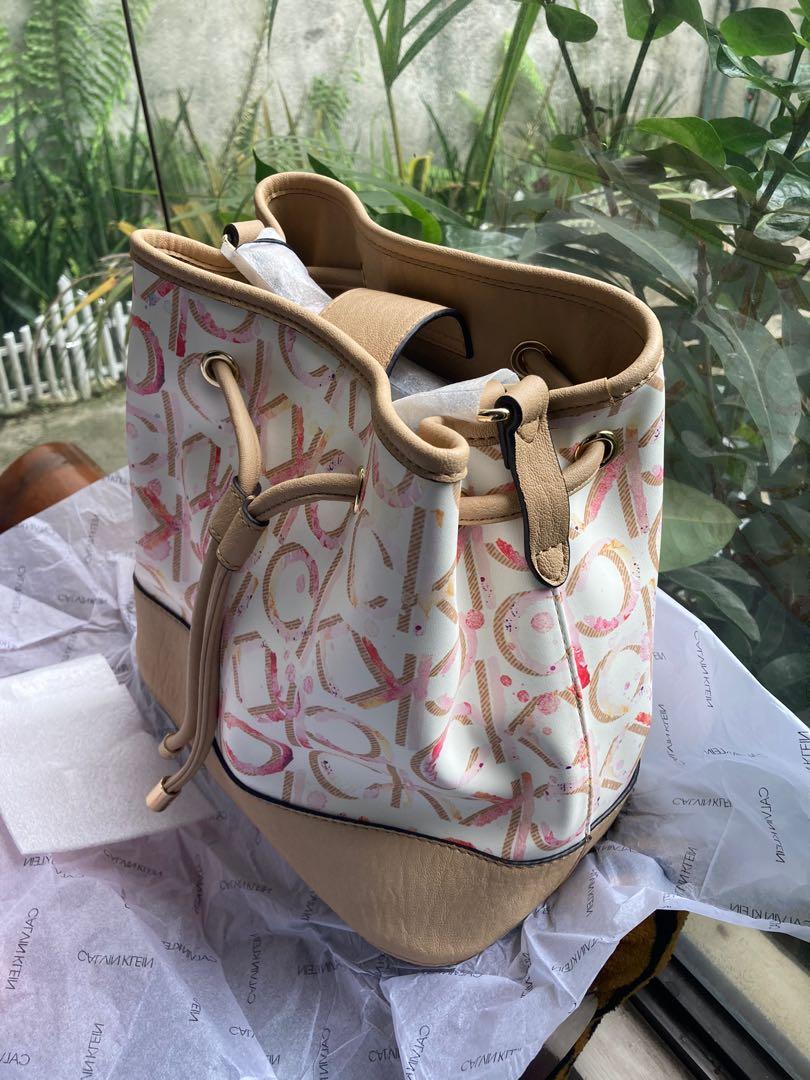 Calvin klein hot sale avery bucket
