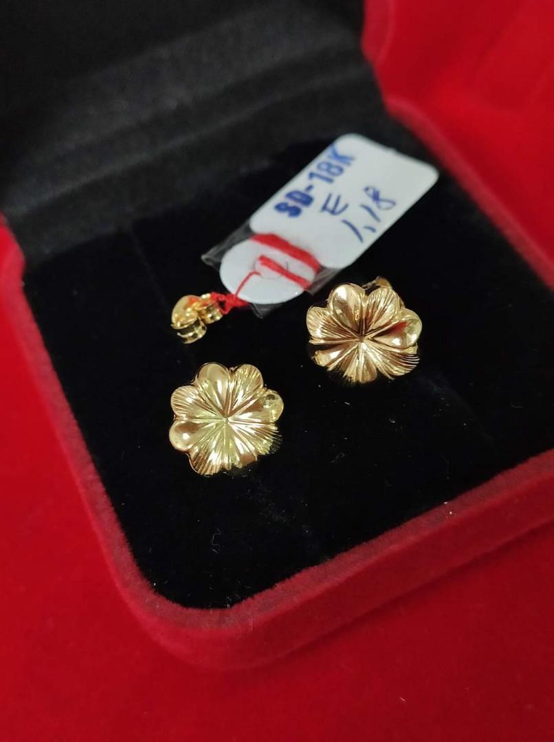 18K Saudi Gold flower earrings (Category: Earrings) located in Manila. Submitted by bhelgoldseller2ndaccount (Listing ID 1161800815, Image 1). Description: 18K Saudi golds earrings Real golds/Nasasanla Best investment/ideal gifts With high appraisal rates 👉Open for Resellers🖐️ 💯Legit Seller If doubt please check legitimacy corner ✅Sold per grams not per piece kya lowest price mga Suki ✅ with.grammings proof b4 ship ✅ Available for Lay away and