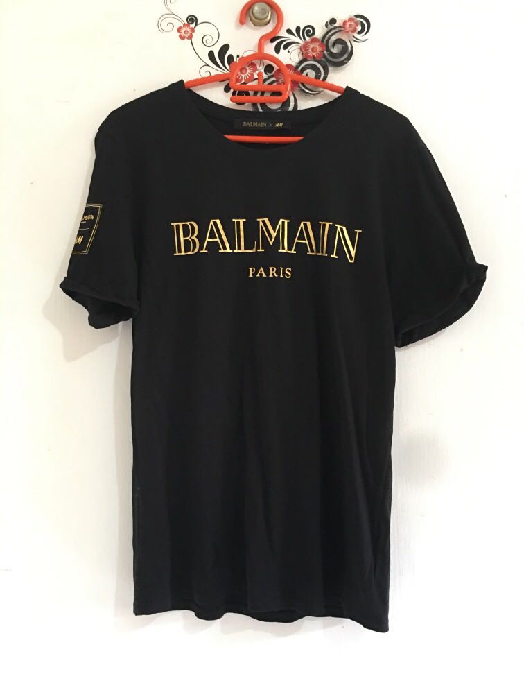 klik Udrydde langsom Authentic Balmain x H&M limited edition collab shirt, Men's Fashion, Tops &  Sets, Tshirts & Polo Shirts on Carousell