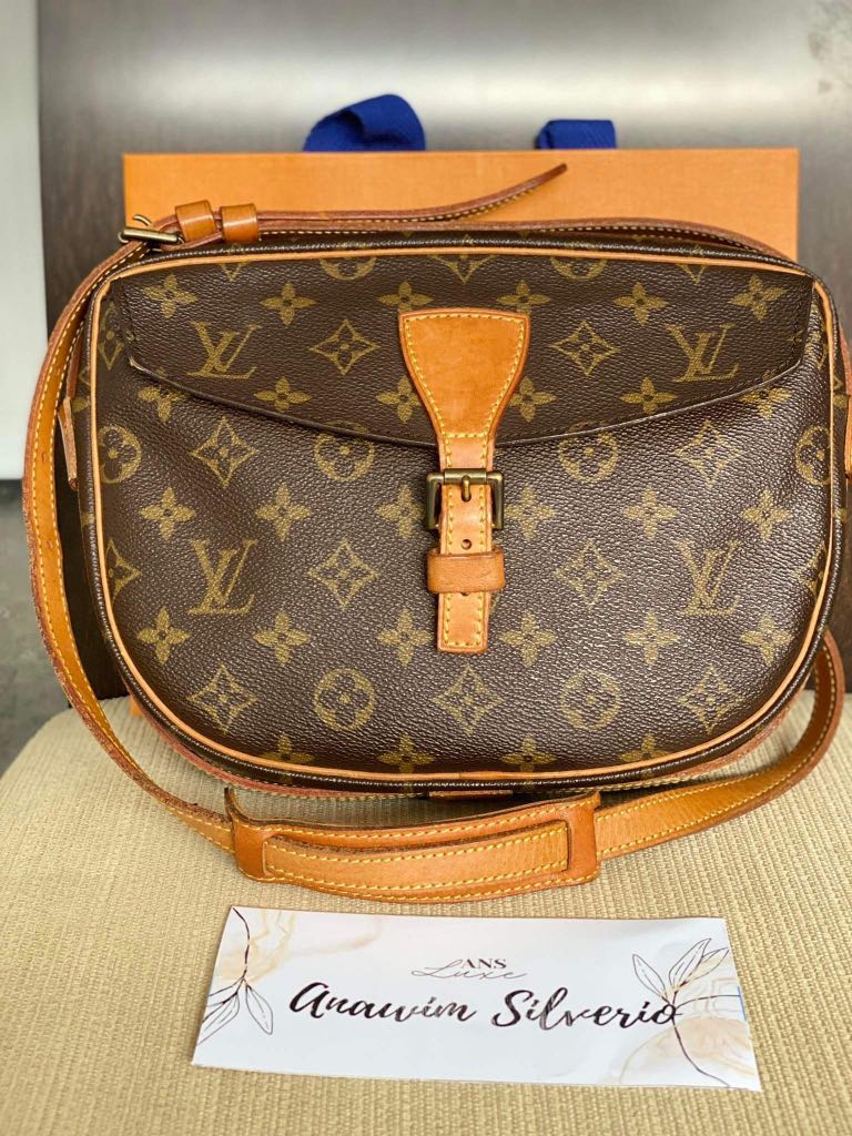 OEM Louis Vuitton Sling bag With - Dhelai's Online Shoppe