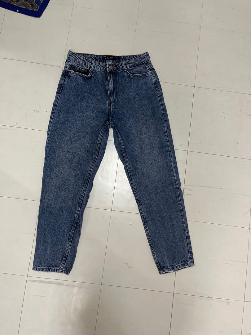 Bershka Mom Jeans, Women's Fashion, Bottoms, Jeans on Carousell