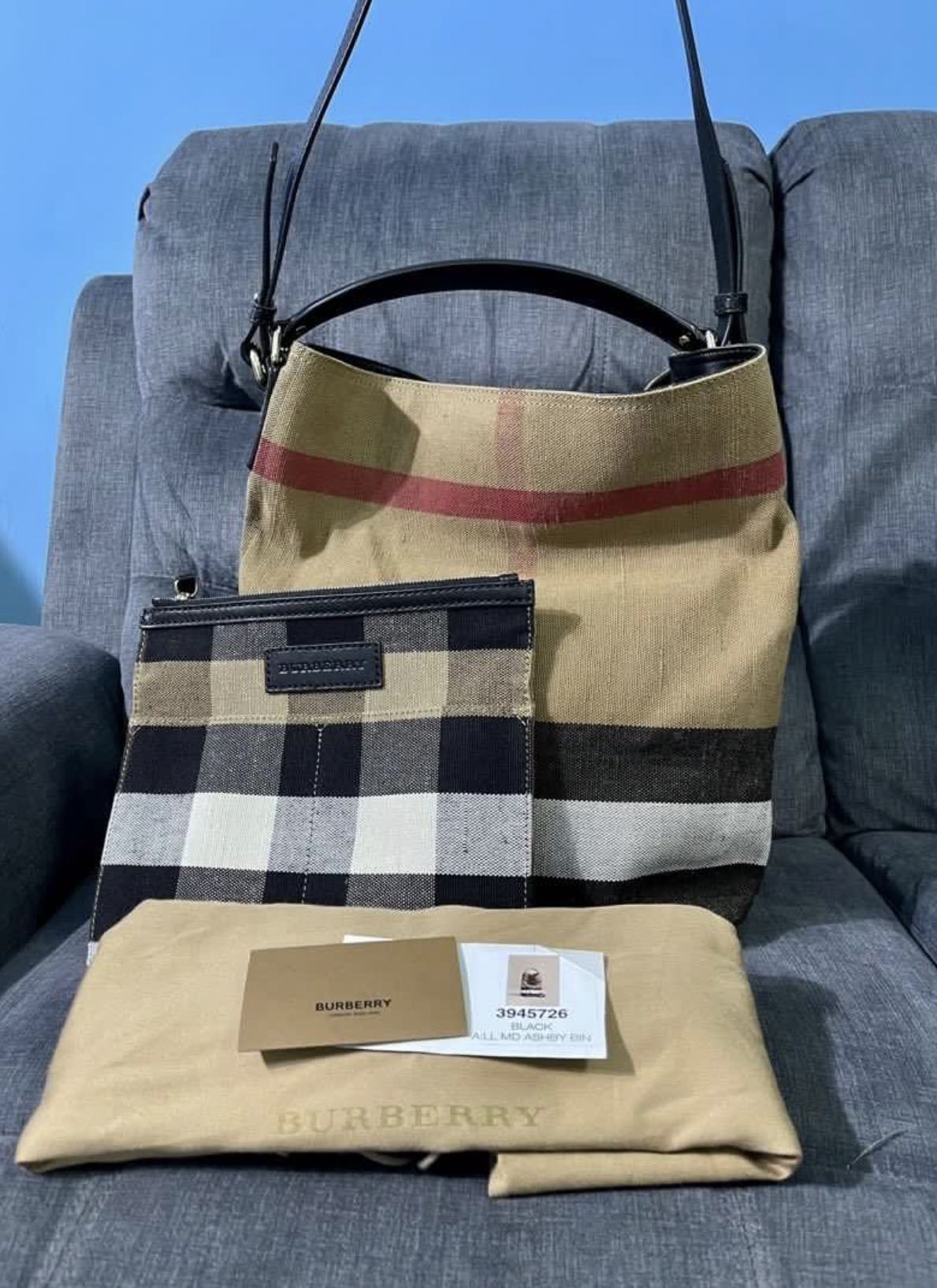 burberry medium bucket bag
