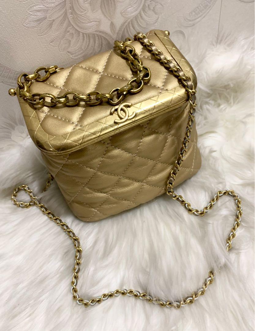 Kiss top lock chanel