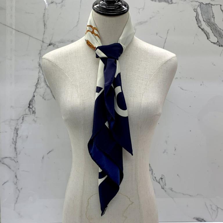 Pre-Owned Chanel scarf CHANEL silk twill CC flower motif navy