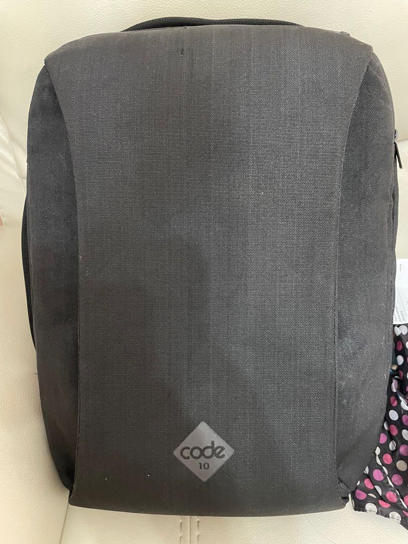 Code 10 Commuter （分類：背包）位於 Hong Kong。 由 not_wasting 提交（商品編號 1161896522，圖片 1）。簡介： 少用 新淨如圖。
