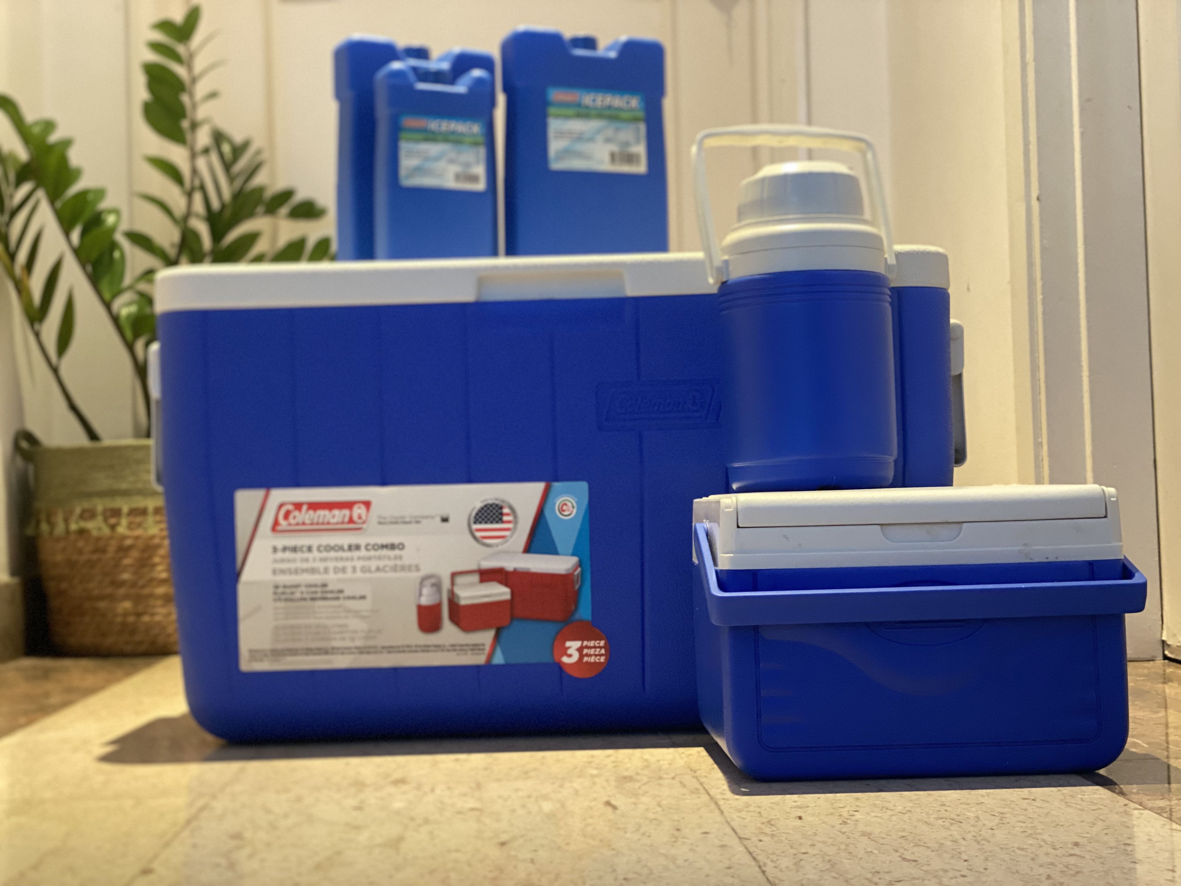 Coleman 48 Quart cooler Combo, TV & Home Appliances, Kitchen Appliances