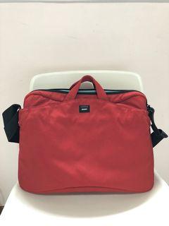 Crumpler Chester Squander 15" Red Laptop Bag
