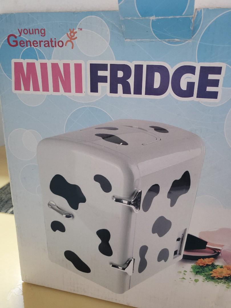 Cute mini fridge, TV & Home Appliances, Kitchen Appliances, Refrigerators & Freezers on Carousell